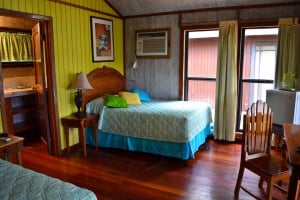 Anthonys Key Selects 5 300x200 Dolphins, Diving & Underwater Dating Dilemmas: All in a Days Work on Roatan