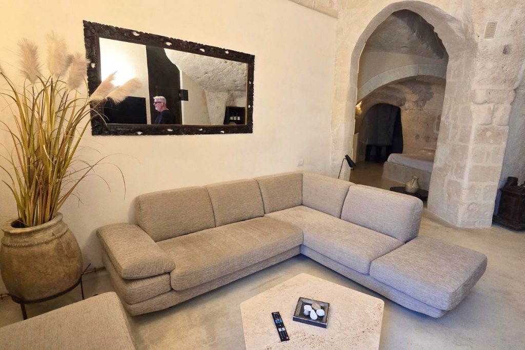 Cave Suite Living Room Sant Angelo Hotel Matera